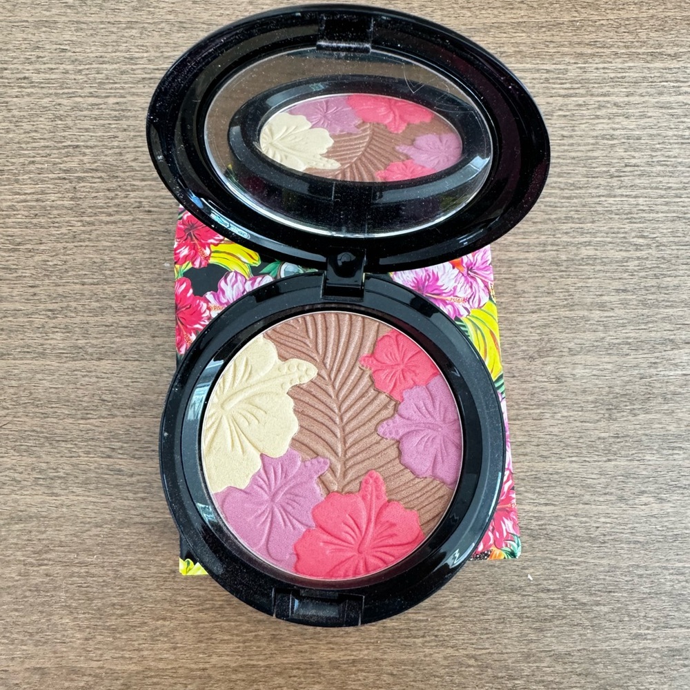 Mac Pearl Matte Face Powder New Rare! “Oh My Passion!”